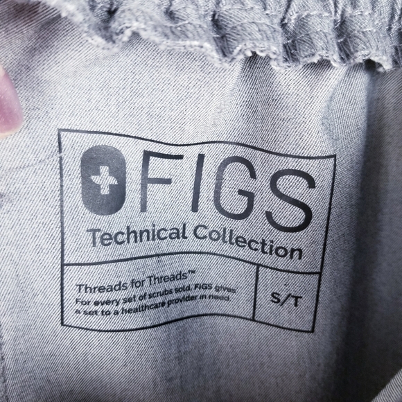 Figs Gray Scrub Pants - Picture 3 of 12